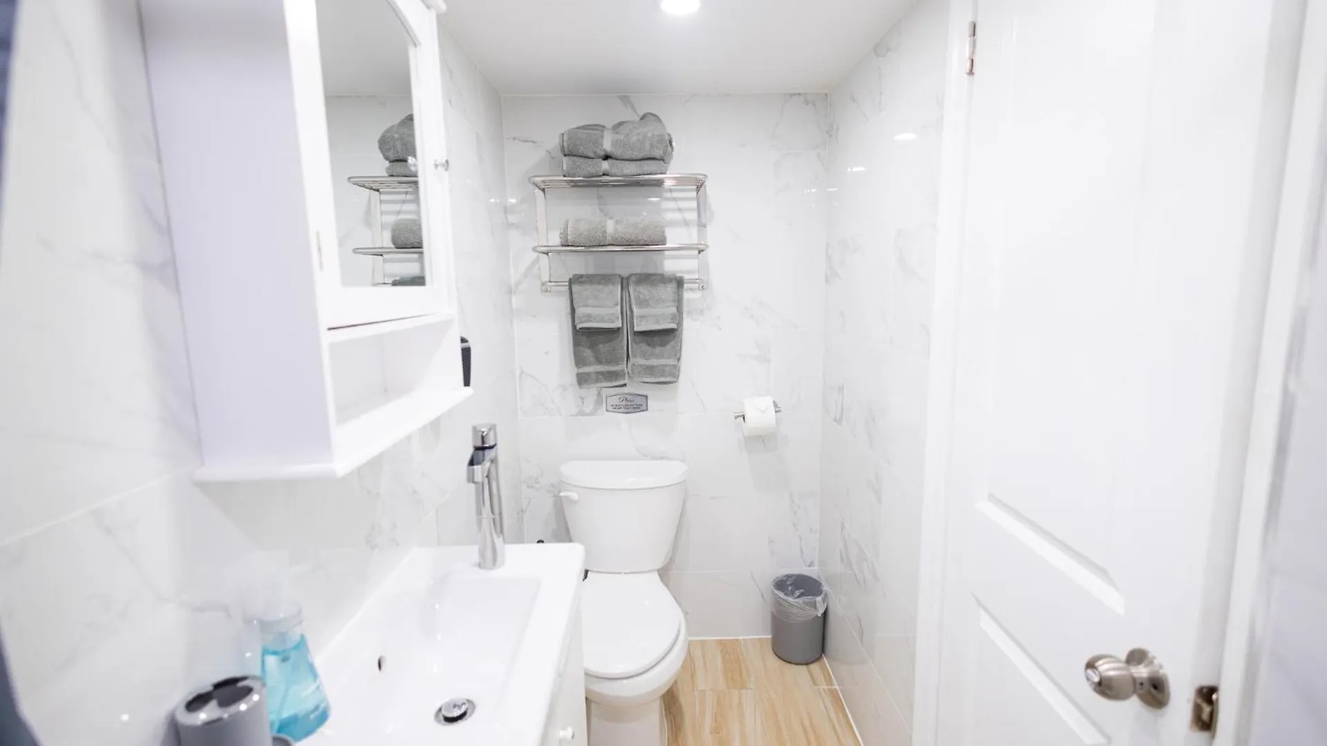ניו יורק C8 Crown 1 Bedroom Apartment 0*, ניו יורק